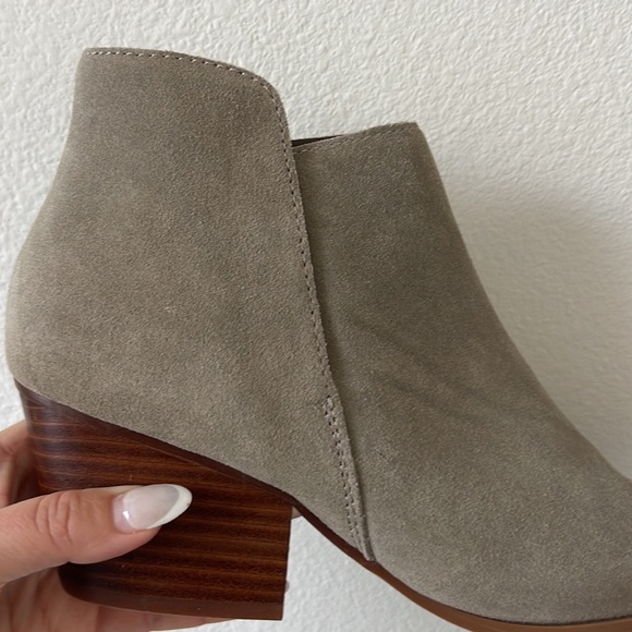 New Dolce Vita Tan Suede Ankle Booties Dolce Vita - Picture 9 of 14